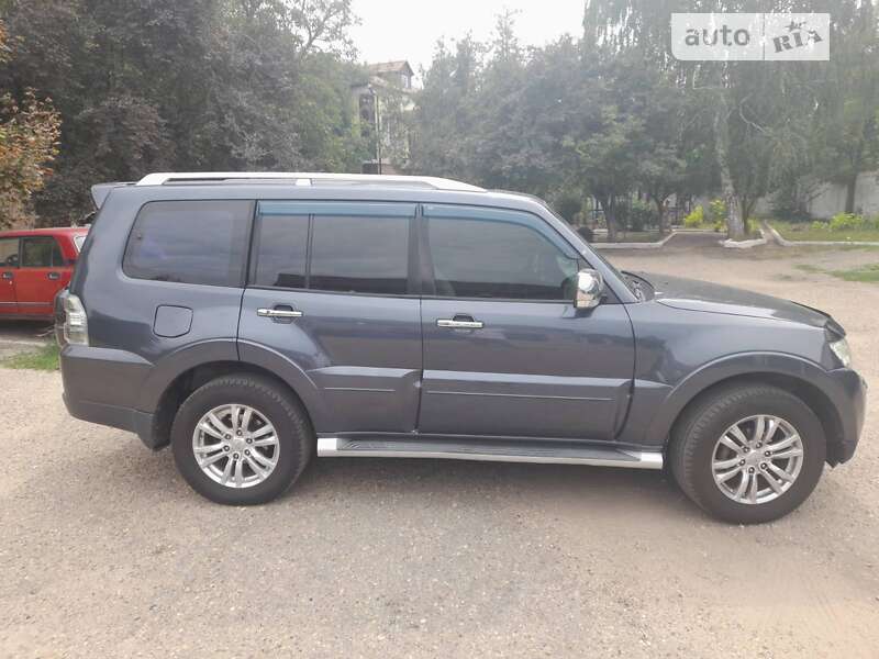 Внедорожник / Кроссовер Mitsubishi Pajero 2008 в Рени