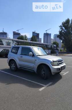 Позашляховик / Кросовер Mitsubishi Pajero 2000 в Києві