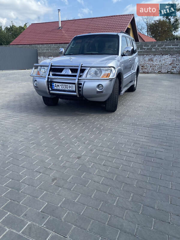 Mitsubishi Pajero 2005