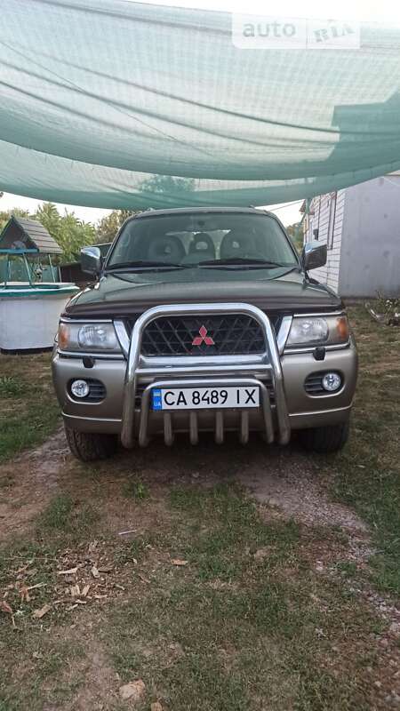 Внедорожник / Кроссовер Mitsubishi Pajero 2003 в Смеле