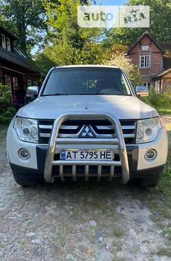 Внедорожник / Кроссовер Mitsubishi Pajero 2008 в Богородчанах