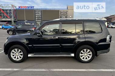 Внедорожник / Кроссовер Mitsubishi Pajero 2008 в Киеве