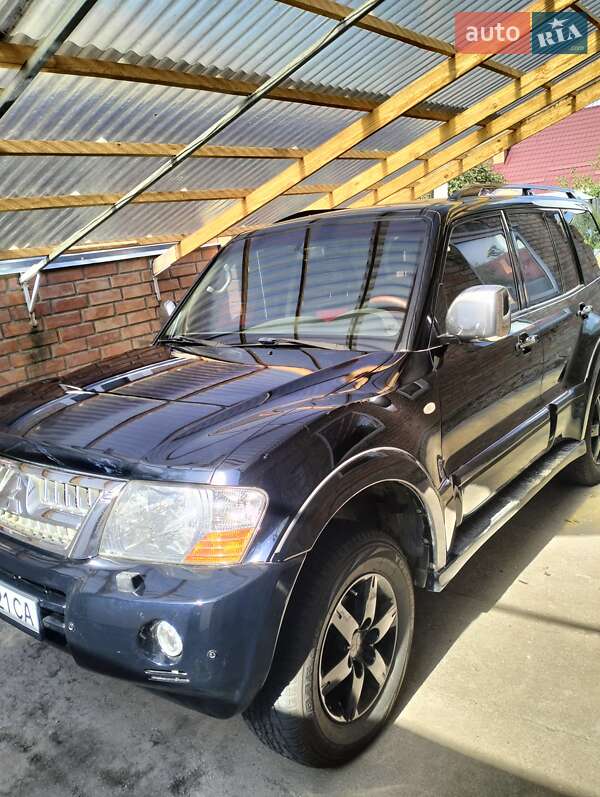 Mitsubishi Pajero 2005