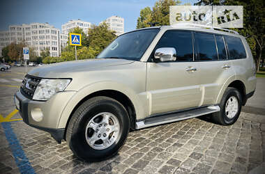 Внедорожник / Кроссовер Mitsubishi Pajero 2007 в Харькове