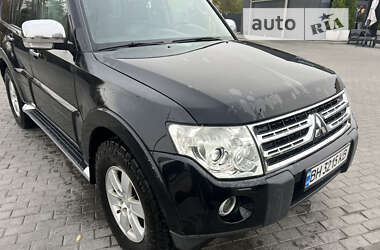 Внедорожник / Кроссовер Mitsubishi Pajero 2009 в Киеве