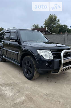 Внедорожник / Кроссовер Mitsubishi Pajero 2008 в Киеве