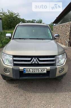 Внедорожник / Кроссовер Mitsubishi Pajero 2007 в Киеве