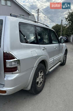 Внедорожник / Кроссовер Mitsubishi Pajero 2000 в Днепре