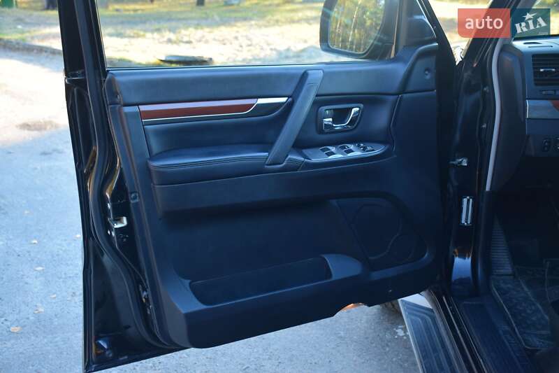 Внедорожник / Кроссовер Mitsubishi Pajero 2007 в Рокитном