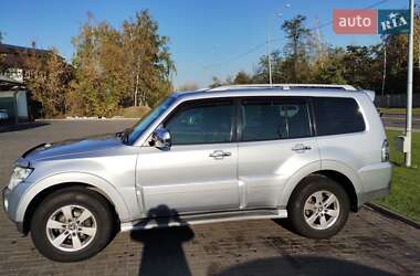 Внедорожник / Кроссовер Mitsubishi Pajero 2008 в Киеве