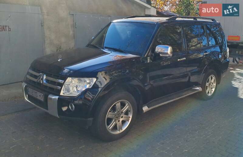 Внедорожник / Кроссовер Mitsubishi Pajero 2007 в 