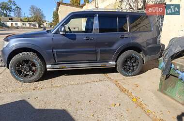 Внедорожник / Кроссовер Mitsubishi Pajero 2007 в 