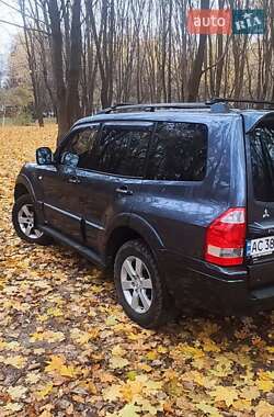 Позашляховик / Кросовер Mitsubishi Pajero 2007 в Луцьку