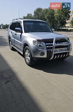 Внедорожник / Кроссовер Mitsubishi Pajero 2008 в Киеве