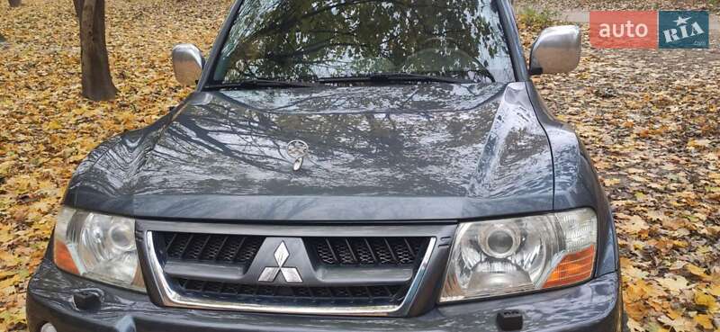 Позашляховик / Кросовер Mitsubishi Pajero 2007 в Луцьку