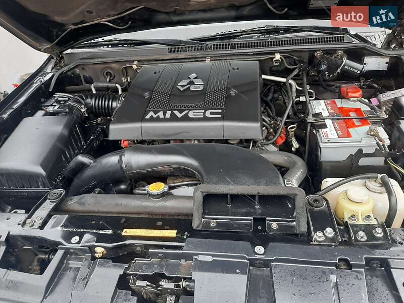 Позашляховик / Кросовер Mitsubishi Pajero 2008 в Кривому Розі фото 6 Позашляховик / Кросовер Mitsubishi Pajero 2008 в Кривому Розі