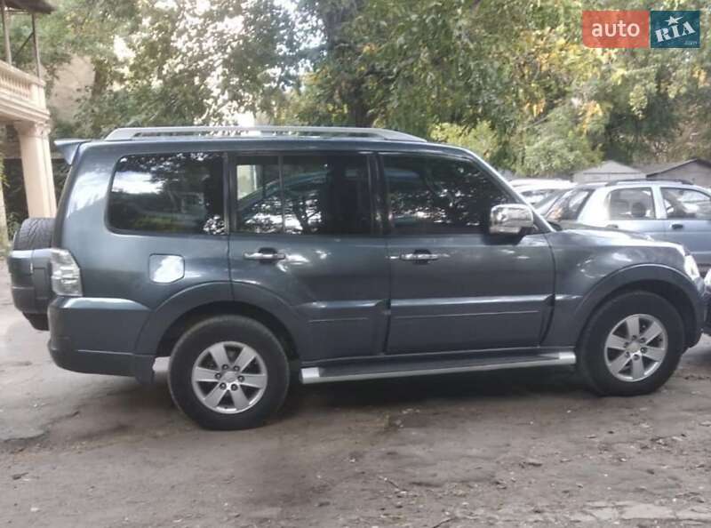 Позашляховик / Кросовер Mitsubishi Pajero 2007 в Міжгір'ї