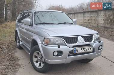 Внедорожник / Кроссовер Mitsubishi Pajero 2004 в Киеве