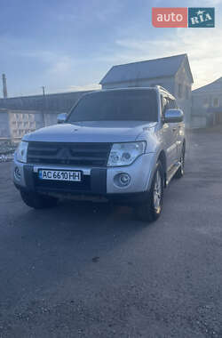 Позашляховик / Кросовер Mitsubishi Pajero 2008 в Володимирі