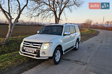 Позашляховик / Кросовер Mitsubishi Pajero 2007 в Мукачевому