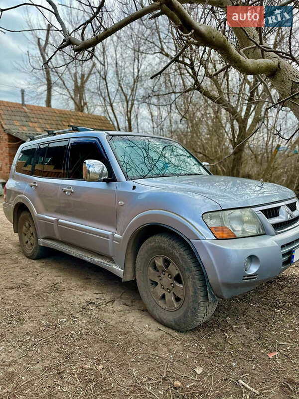 Mitsubishi Pajero 2005