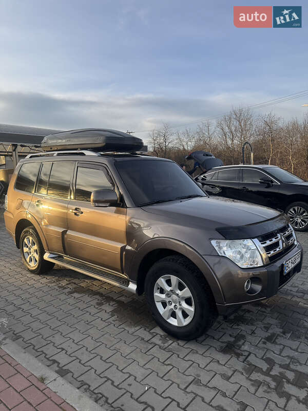 Внедорожник / Кроссовер Mitsubishi Pajero 2010 в Львове фото 4 Внедорожник / Кроссовер Mitsubishi Pajero 2010 в Львове