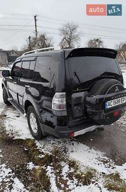 Внедорожник / Кроссовер Mitsubishi Pajero 2007 в Нововолынске