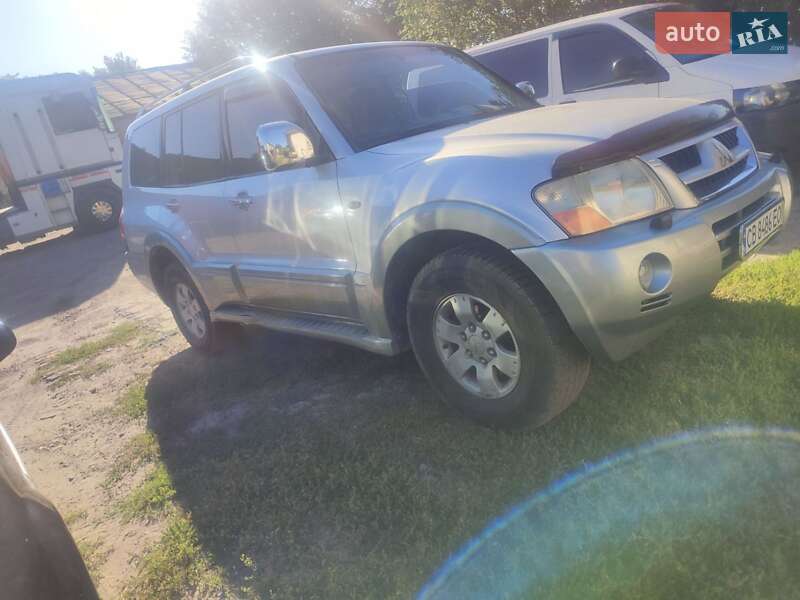 Mitsubishi Pajero 2003