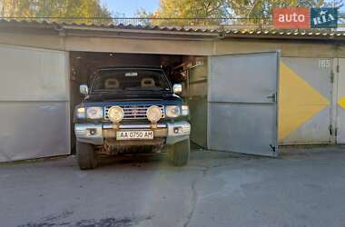 Позашляховик / Кросовер Mitsubishi Pajero 1999 в Києві