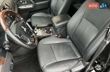 Внедорожник / Кроссовер Mitsubishi Pajero 2018 в 