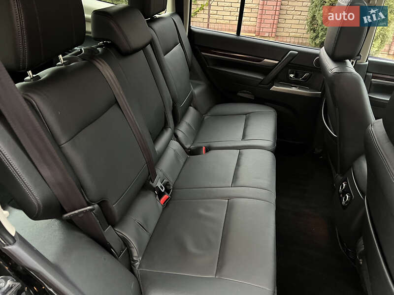 Внедорожник / Кроссовер Mitsubishi Pajero 2018 в Черновцах фото 42 Внедорожник / Кроссовер Mitsubishi Pajero 2018 в Черновцах