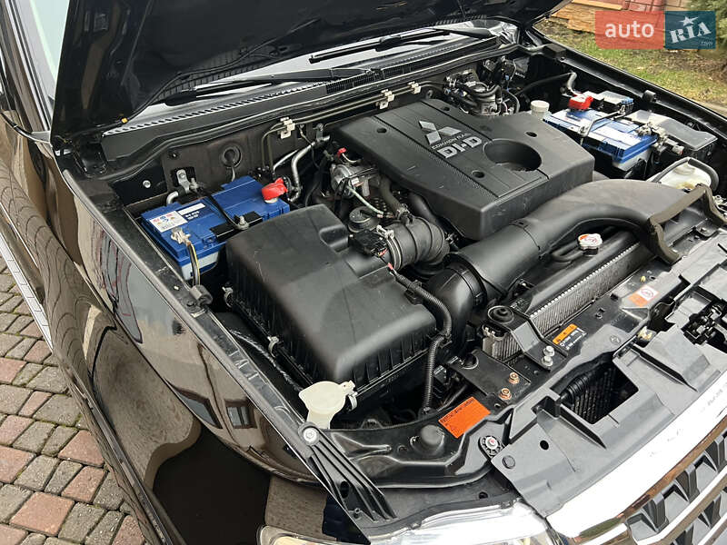 Внедорожник / Кроссовер Mitsubishi Pajero 2018 в Черновцах фото 56 Внедорожник / Кроссовер Mitsubishi Pajero 2018 в Черновцах