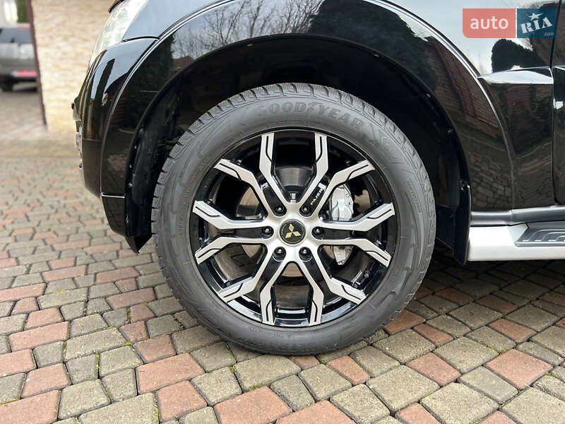 Внедорожник / Кроссовер Mitsubishi Pajero 2018 в Черновцах фото 52 Внедорожник / Кроссовер Mitsubishi Pajero 2018 в Черновцах