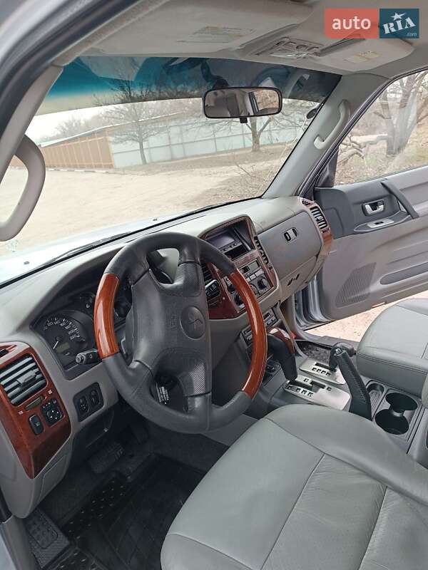 Внедорожник / Кроссовер Mitsubishi Pajero 2007 в Каменском