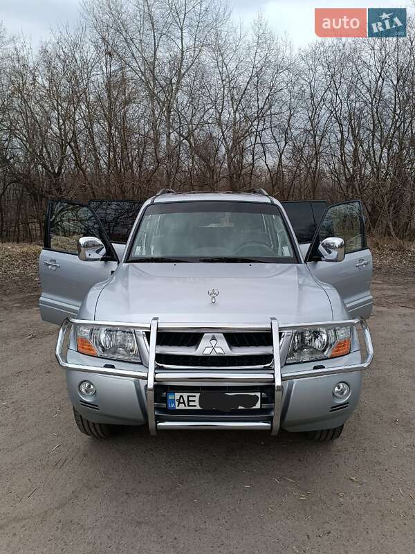 Внедорожник / Кроссовер Mitsubishi Pajero 2007 в Каменском