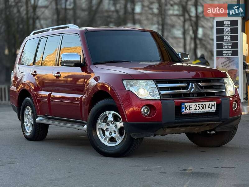 Внедорожник / Кроссовер Mitsubishi Pajero 2007 в Ружине