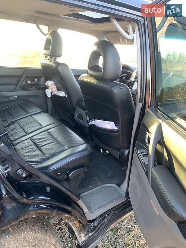 Внедорожник / Кроссовер Mitsubishi Pajero 2006 в Киеве фото 17 Внедорожник / Кроссовер Mitsubishi Pajero 2006 в Киеве