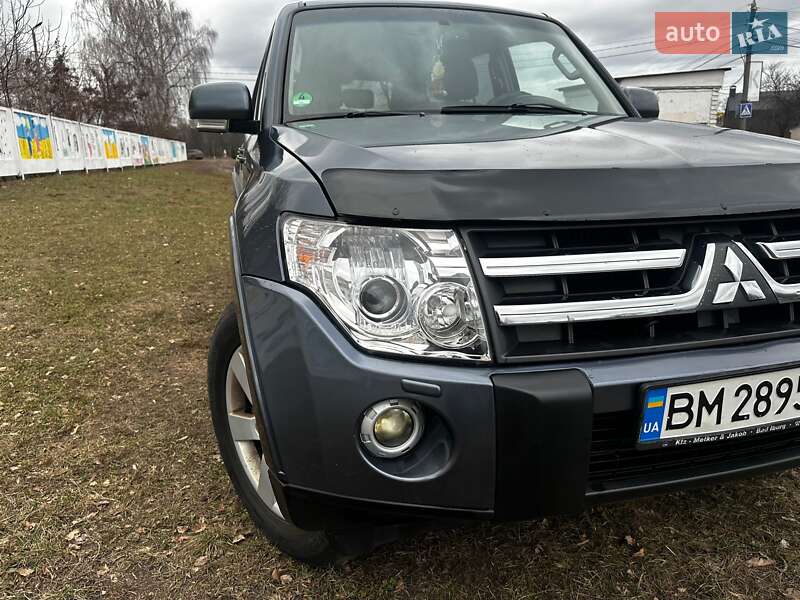 Внедорожник / Кроссовер Mitsubishi Pajero 2007 в Конотопе