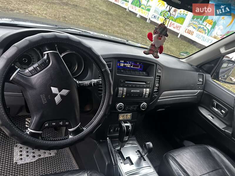 Внедорожник / Кроссовер Mitsubishi Pajero 2007 в Конотопе