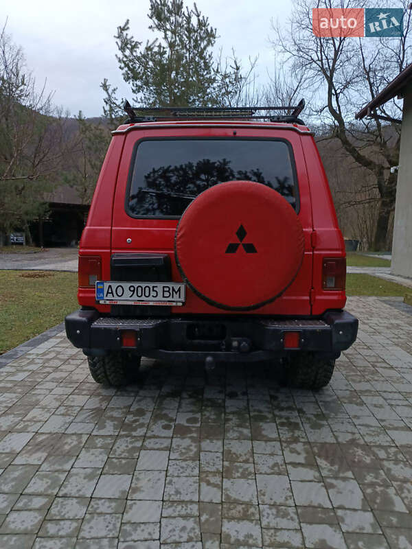 Внедорожник / Кроссовер Mitsubishi Pajero 1986 в Сваляве