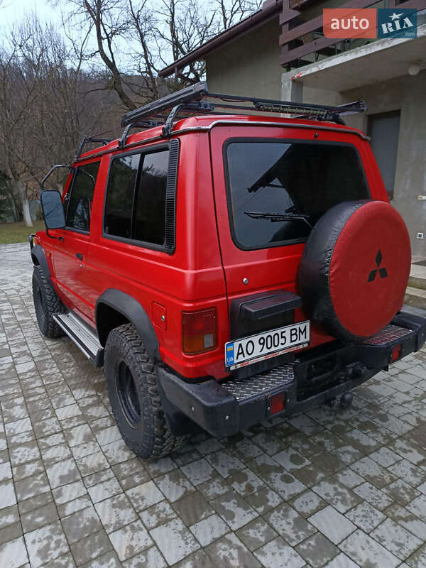 Внедорожник / Кроссовер Mitsubishi Pajero 1986 в Сваляве