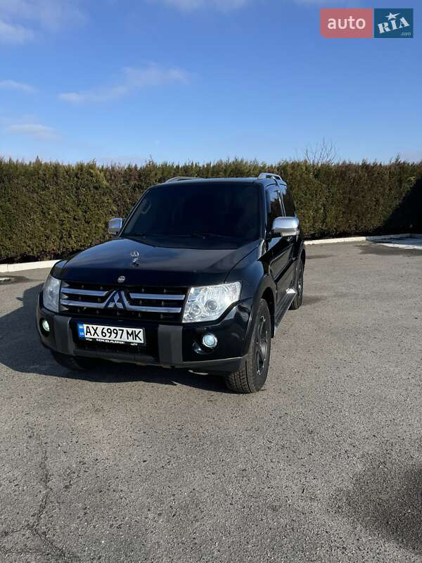 Внедорожник / Кроссовер Mitsubishi Pajero 2008 в Слобожанском