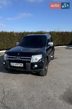 Внедорожник / Кроссовер Mitsubishi Pajero 2008 в 