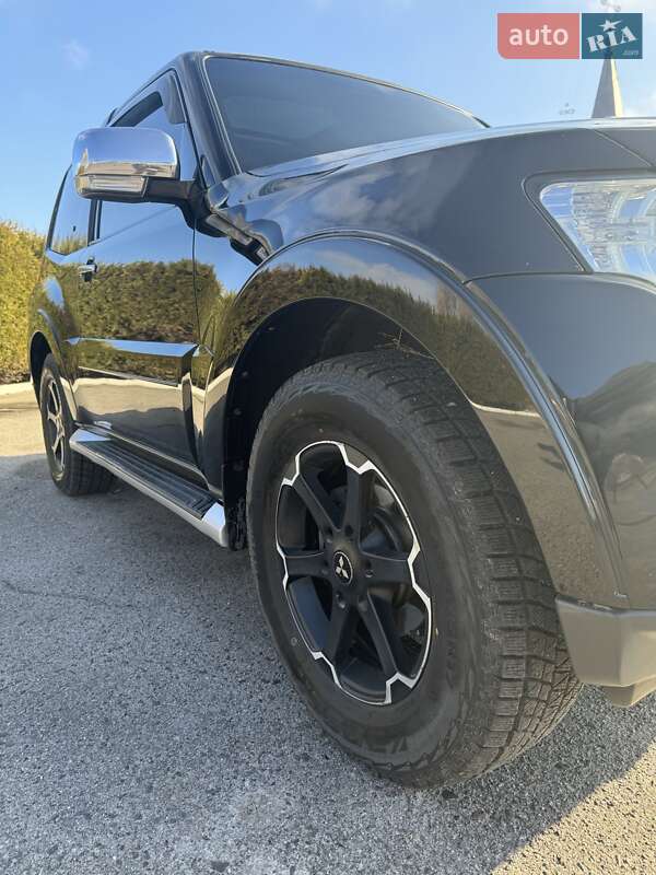 Внедорожник / Кроссовер Mitsubishi Pajero 2008 в Слобожанском