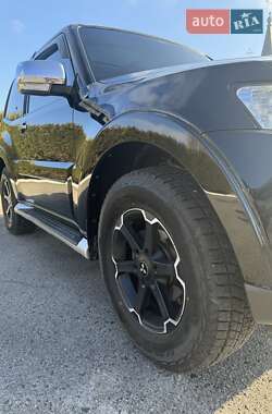 Внедорожник / Кроссовер Mitsubishi Pajero 2008 в 