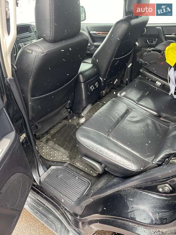 Внедорожник / Кроссовер Mitsubishi Pajero 2008 в Заболотове