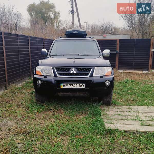 Внедорожник / Кроссовер Mitsubishi Pajero 2005 в Днепре