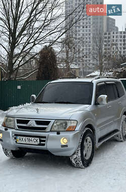 Внедорожник / Кроссовер Mitsubishi Pajero 2004 в Харькове