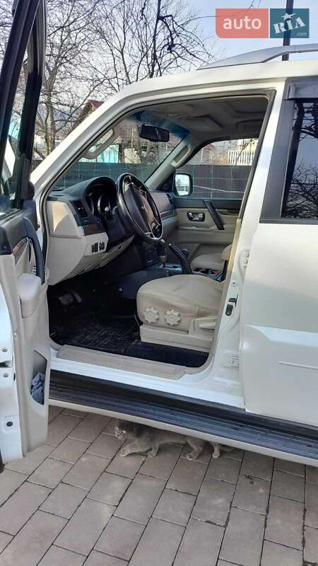 Внедорожник / Кроссовер Mitsubishi Pajero 2007 в 