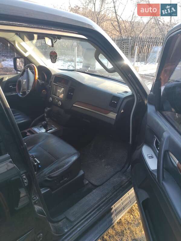 Внедорожник / Кроссовер Mitsubishi Pajero 2007 в Каневе